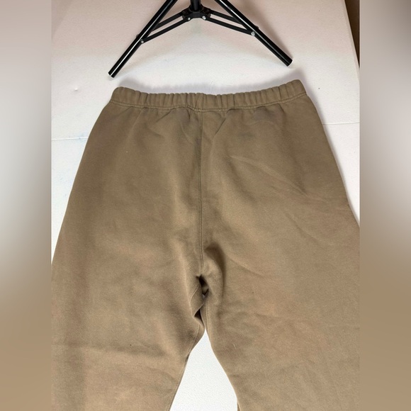 Fear of God Essentials FW22 Relaxed Sweatpant Smoke Used Sz L - Picture 6 of 11